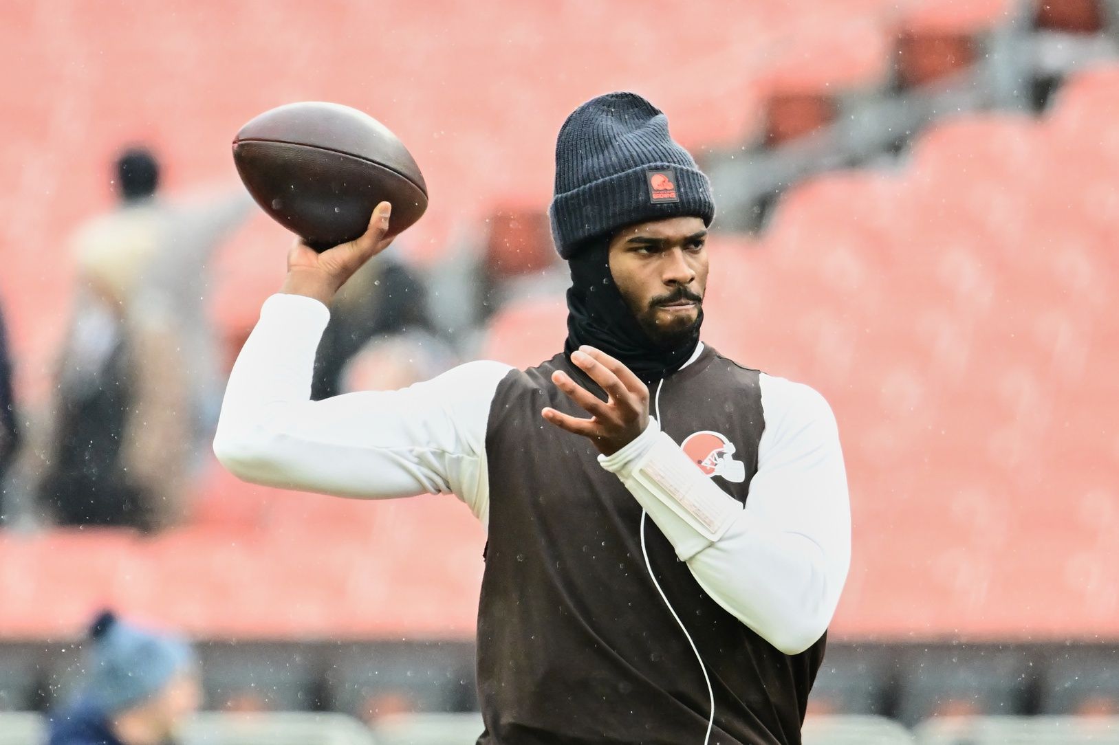 Cleveland Browns quarterback Shedeur Sanders (12) warms up before the game against the Tennessee Titans at Huntington Bank Field.