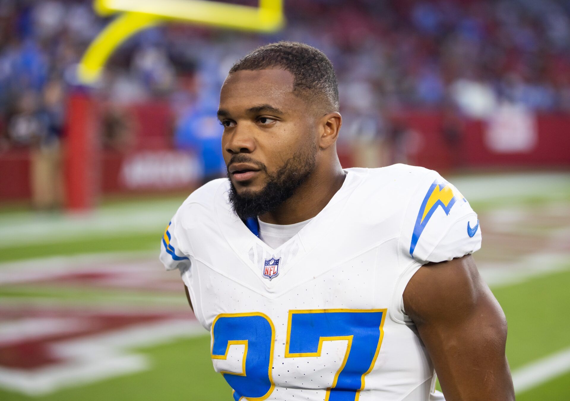 Los Angeles Chargers running back J.K. Dobbins (27) against the Arizona Cardinals at State Farm Stadium.