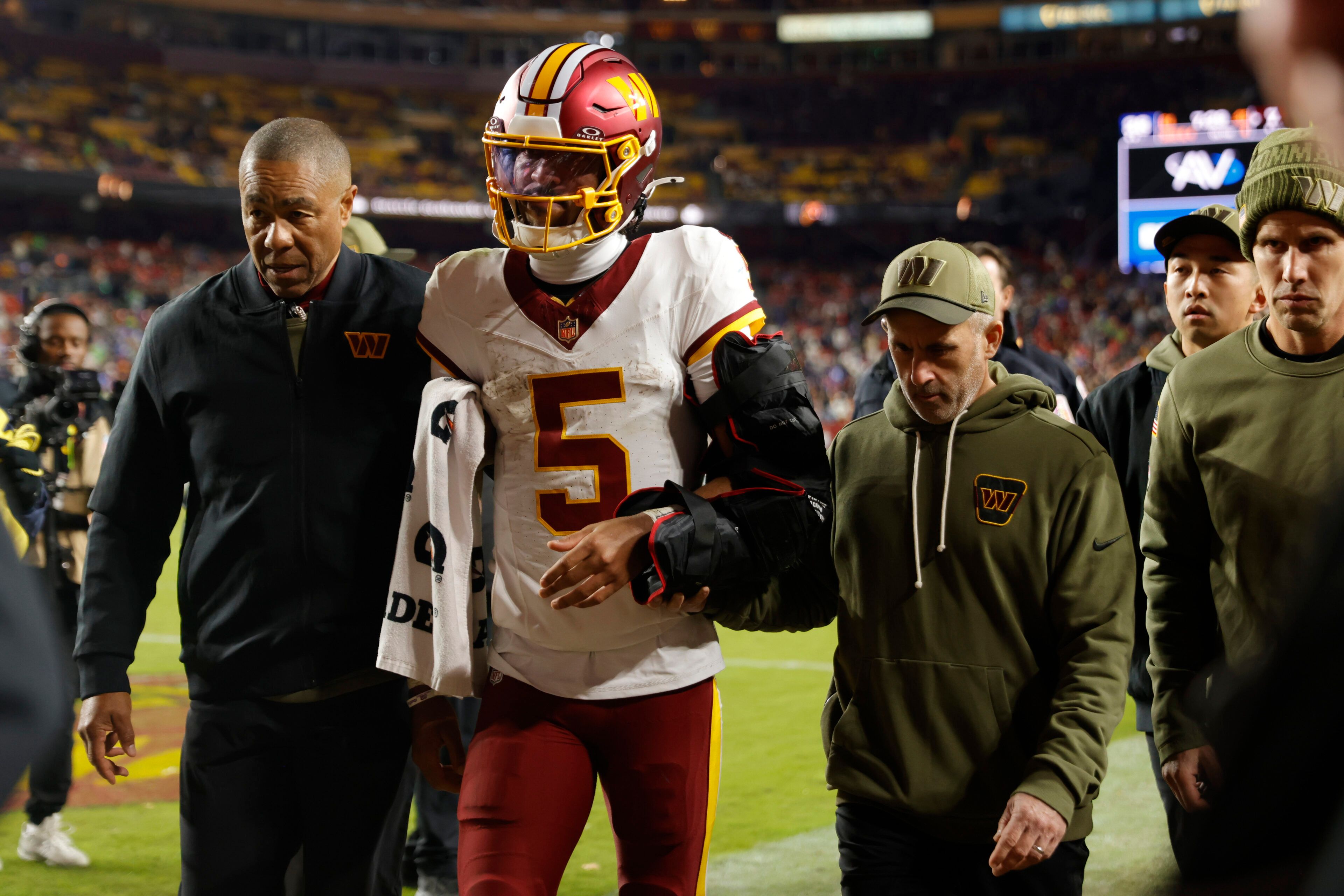 Jayden Daniels Injury Update What’s the Latest on the Commanders Star