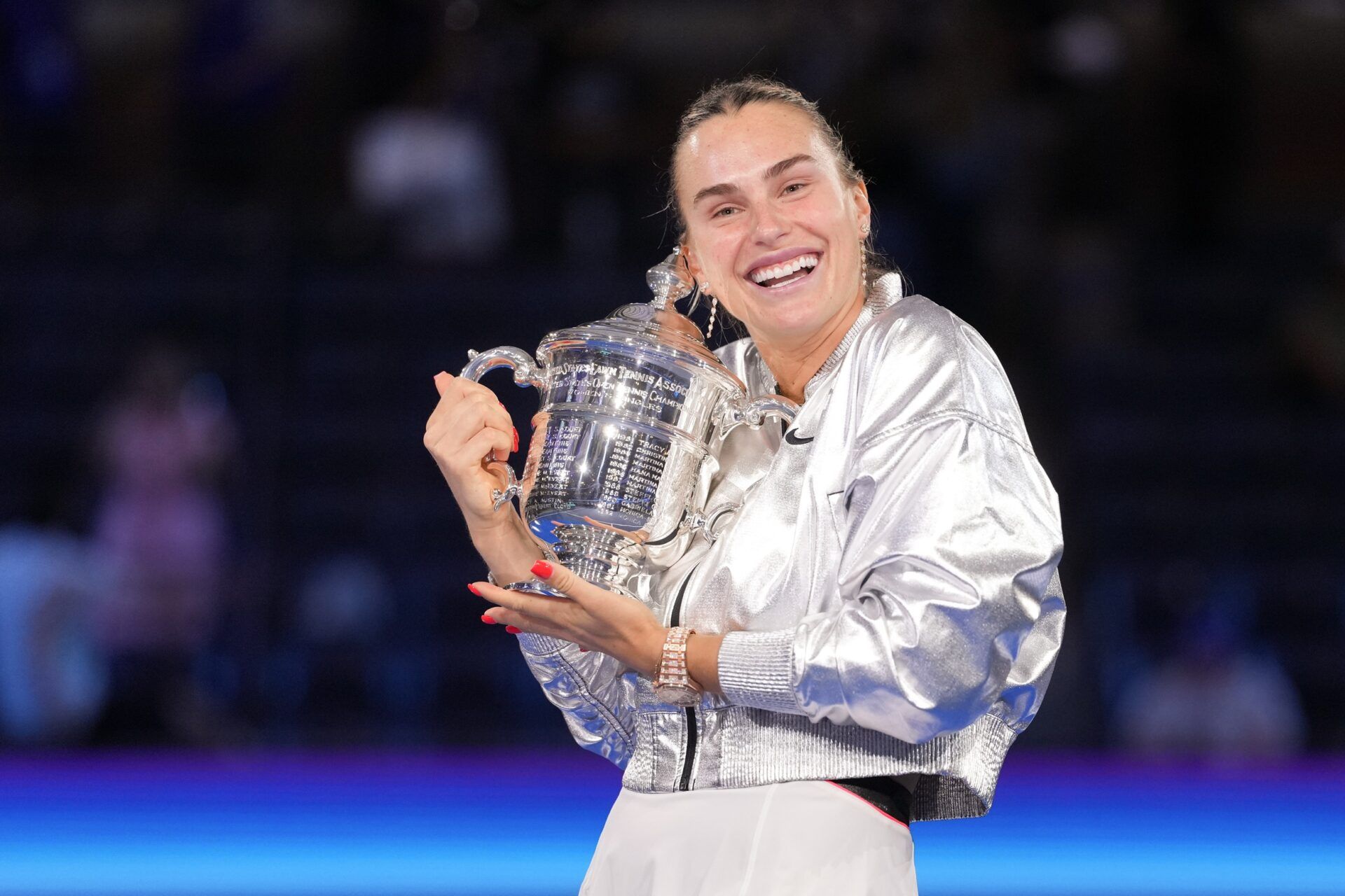 Aryna Sabalenka with her US Open trophy