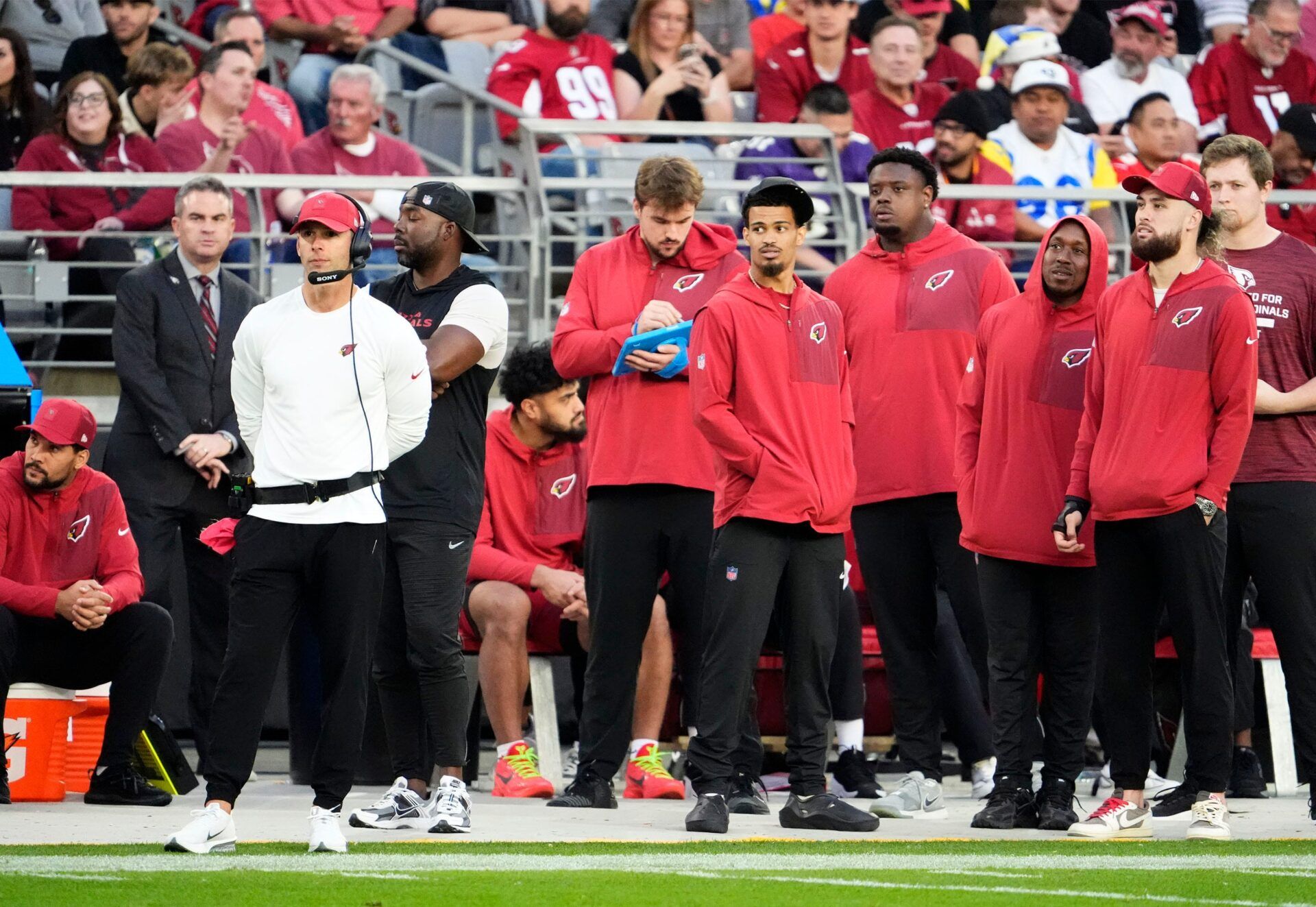 Arizona Cardinals head coach Jonathan Gannon (left) during their 45-17 loss to the Los Angeles Rams in the second half at State Farm Stadium on Dec 7, 2025, in Glendale, Ariz.