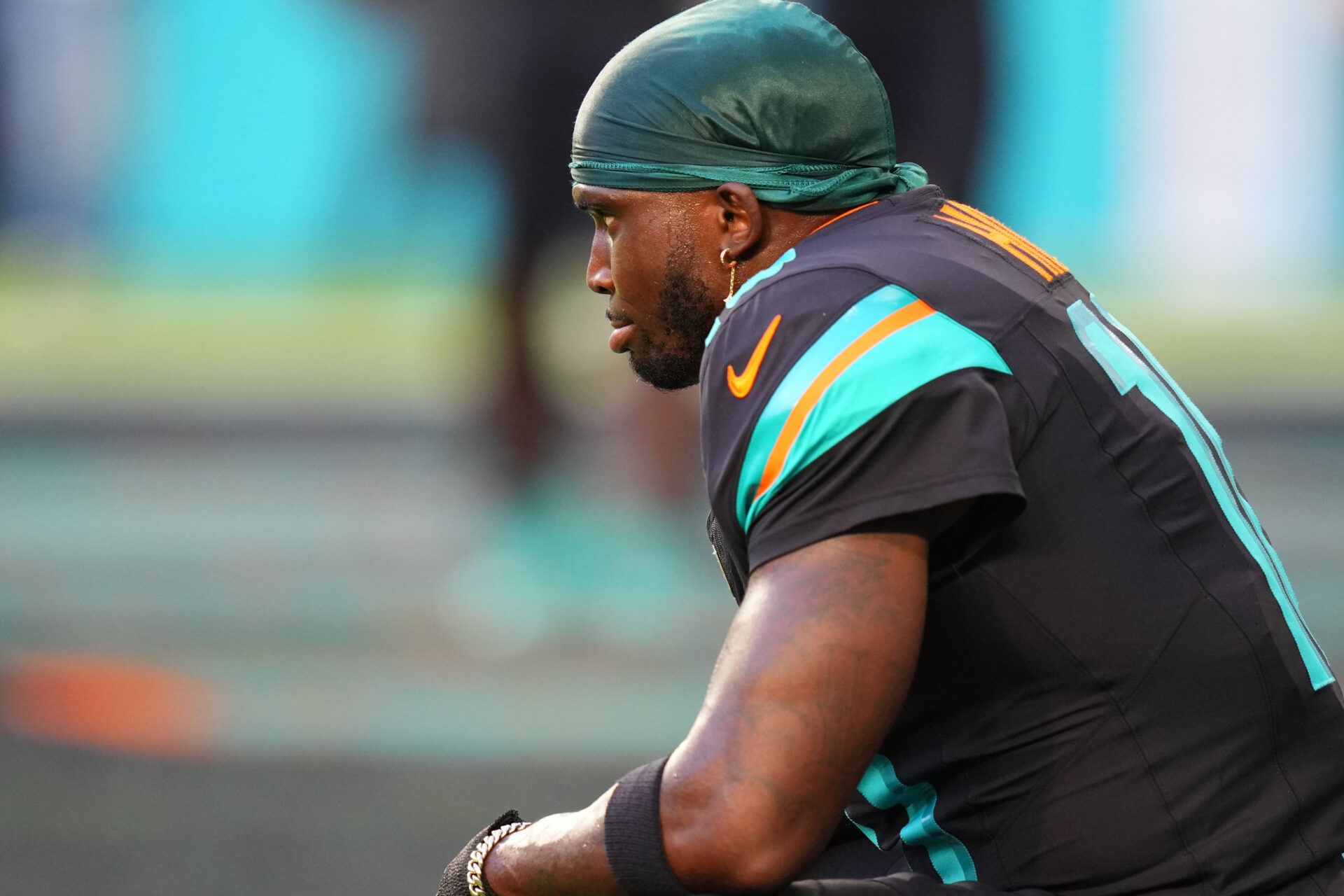 Miami Dolphins wide receiver Tyreek Hill (10) practices before the game against the New York Jets at Hard Rock Stadium.
