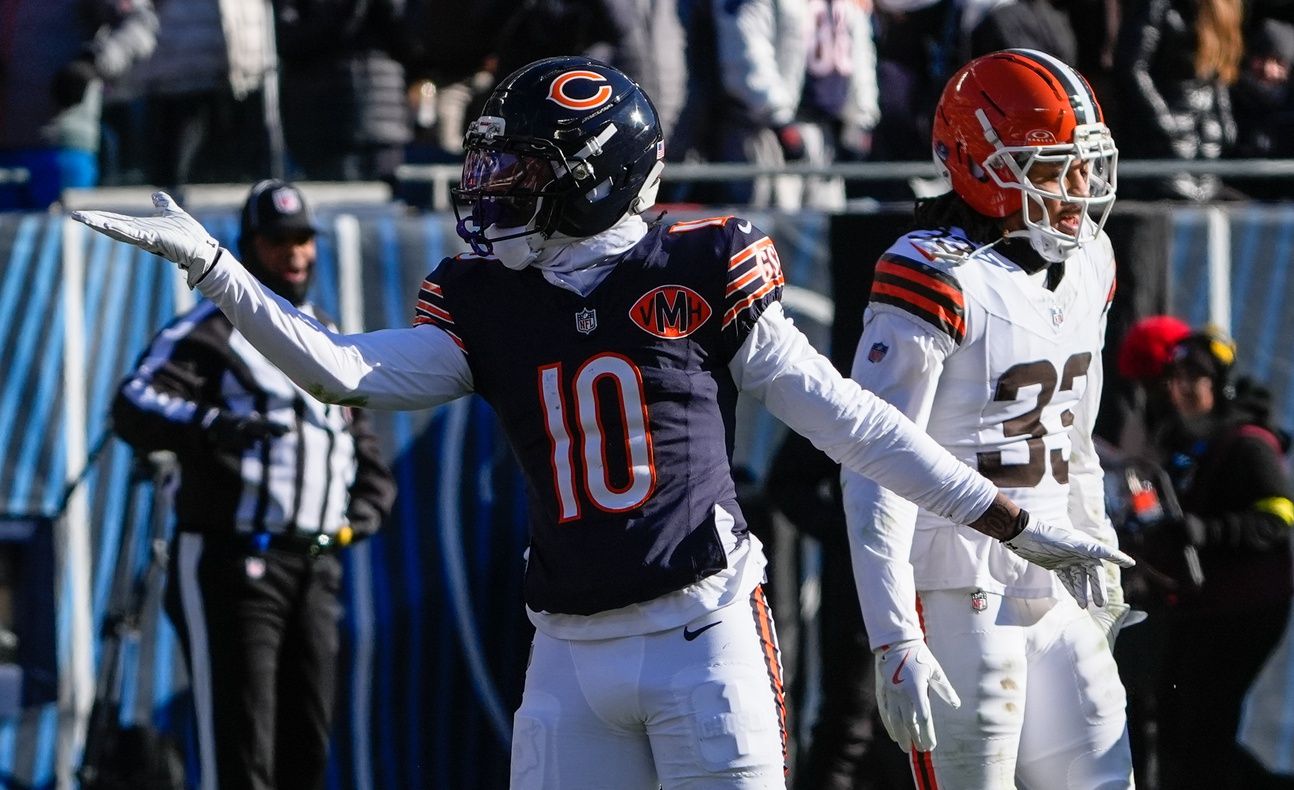 Chicago Bears wide receiver Luther Burden III (10) celebrates after a first down during the first quarter against the Cleveland Browns at Soldier Field.