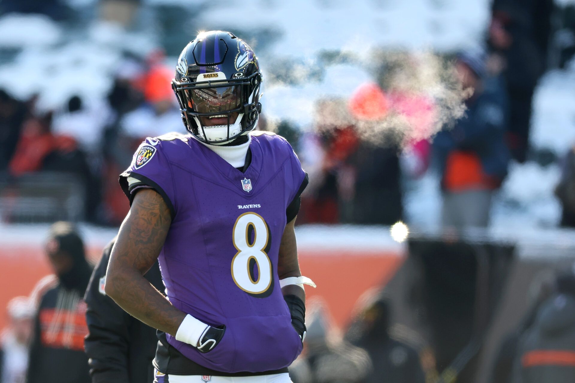 Baltimore Ravens quarterback Lamar Jackson (8) warms up before the game against the Cincinnati Bengals at Paycor Stadium.
