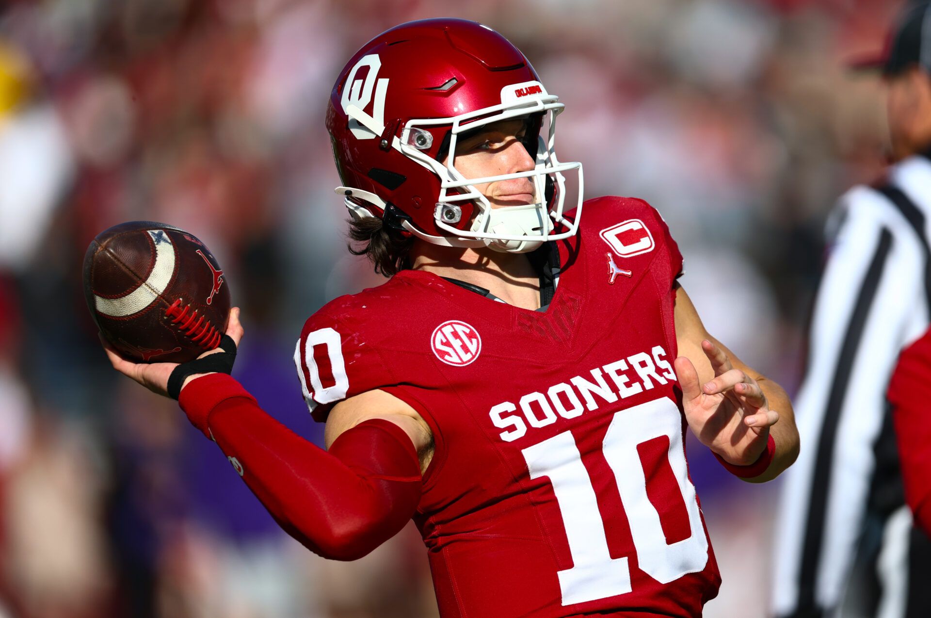 Oklahoma Sooners quarterback John Mateer (10) warms up before the game against the Louisiana State Tigers at Gaylord Family-Oklahoma Memorial Stadium.