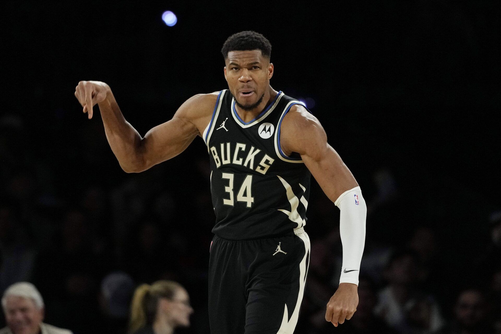 Milwaukee Bucks forward Giannis Antetokounmpo (34) reacts during the first quarter against the Atlanta Hawks in a semifinal of the 2024 Emirates NBA Cup at T-Mobile Arena.