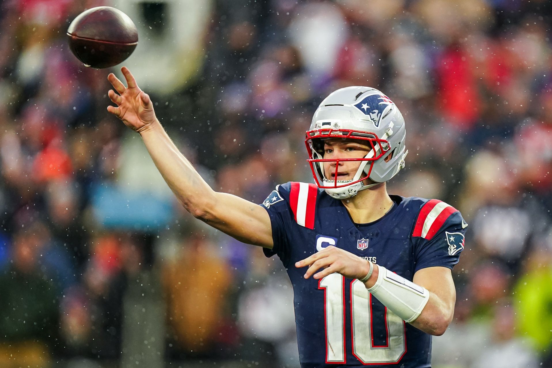 New England Patriots quarterback Drake Maye (10) passes the ball against the Buffalo Bills in the second half at Gillette Stadium.