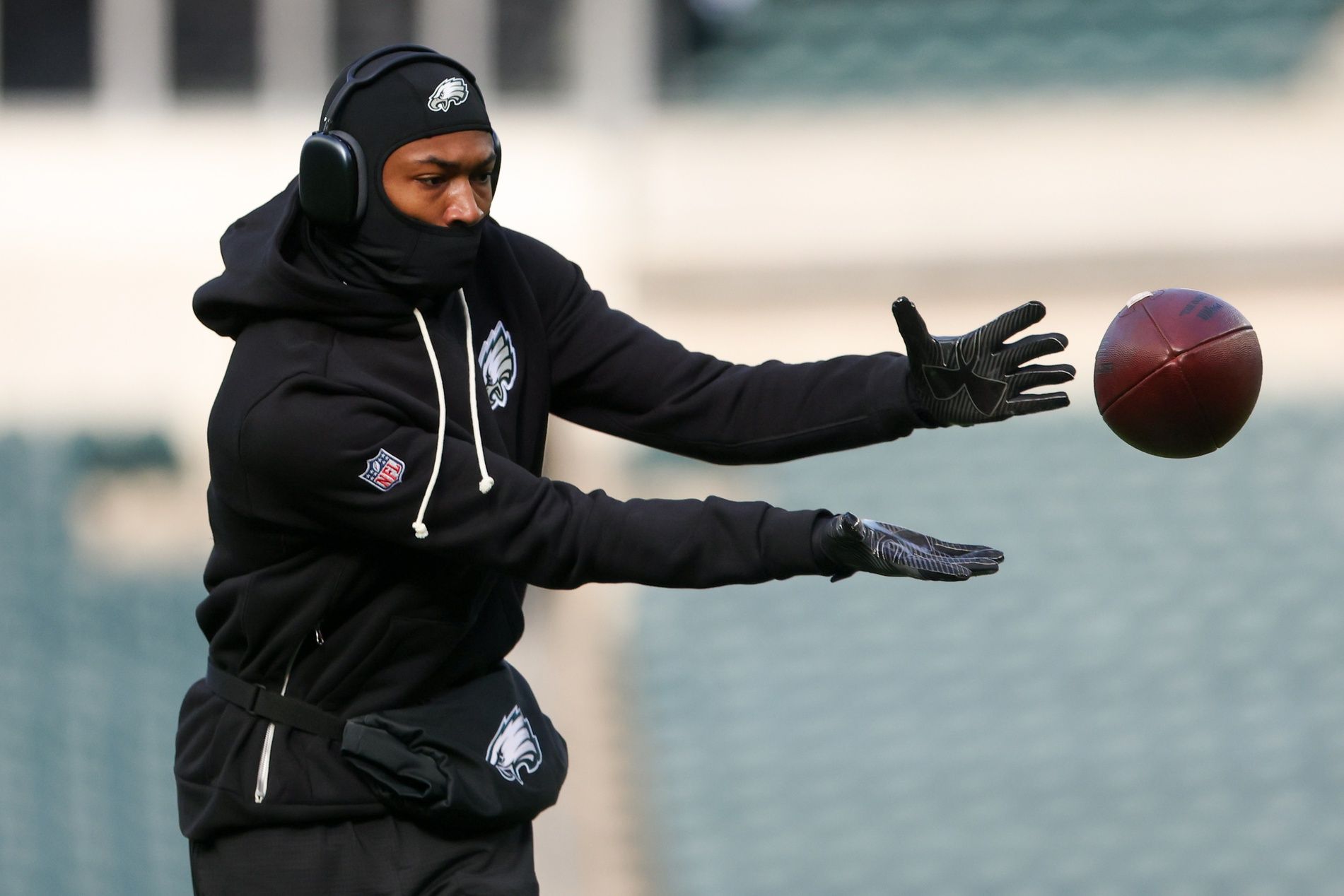 Philadelphia Eagles wide receiver DeVonta Smith (6) warms up prior to the game against the Chicago Bears at Lincoln Financial Field.