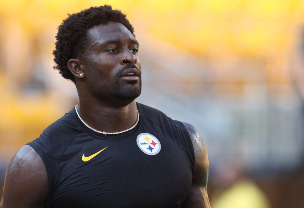 Steelers HC Mike Tomlin Sends Clear Message About DK Metcalf After Star WR’s Suspension