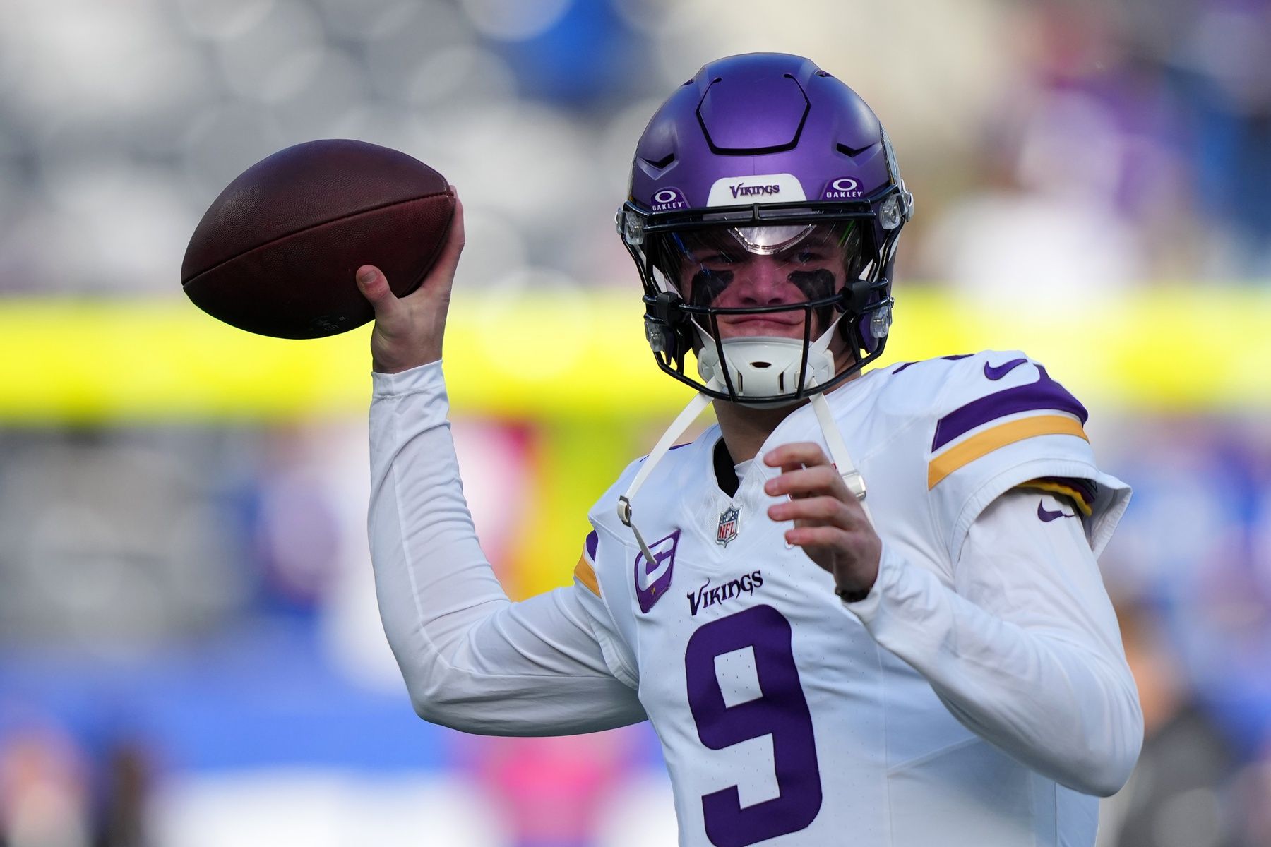 Minnesota Vikings quarterback J.J. McCarthy (9) practices before the game at MetLife Stadium.
