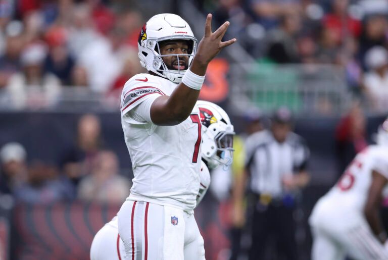 Arizona Cardinals quarterback Jacoby Brissett (7) signals during the game against the Houston Texans at NRG Stadium.