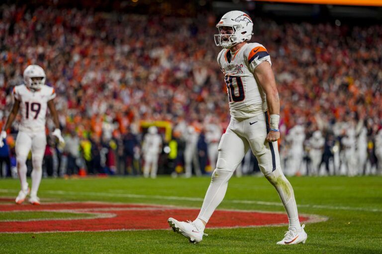 Denver Broncos quarterback Bo Nix (10) reacts during the third quarter at GEHA Field at Arrowhead Stadium.