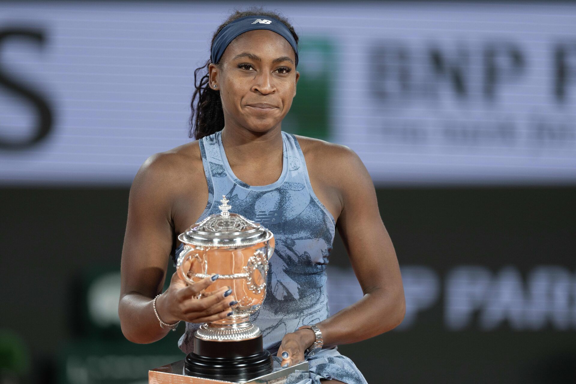 Coco Gauff with the French Open trophy