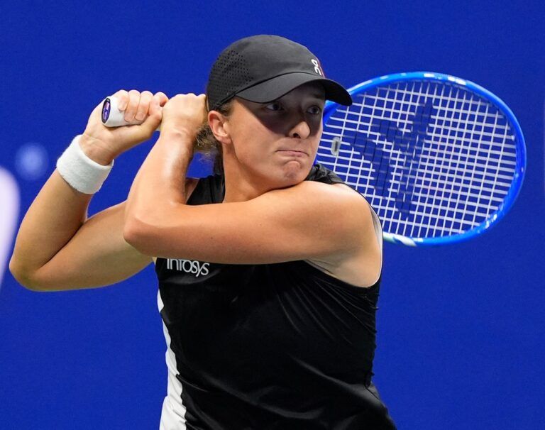 Iga Swiatek (POL) enters to play Anna Kalinskaya (UKR) (not pictured) on day seven of the 2025 U.S. Open tennis tournament at the USTA Billie Jean King National Tennis Center.