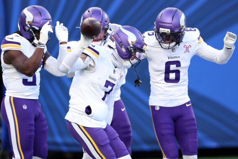 Minnesota Vikings cornerback Byron Murphy (7) reacts after a turnover against the New York Giants during the first half at MetLife Stadium.
