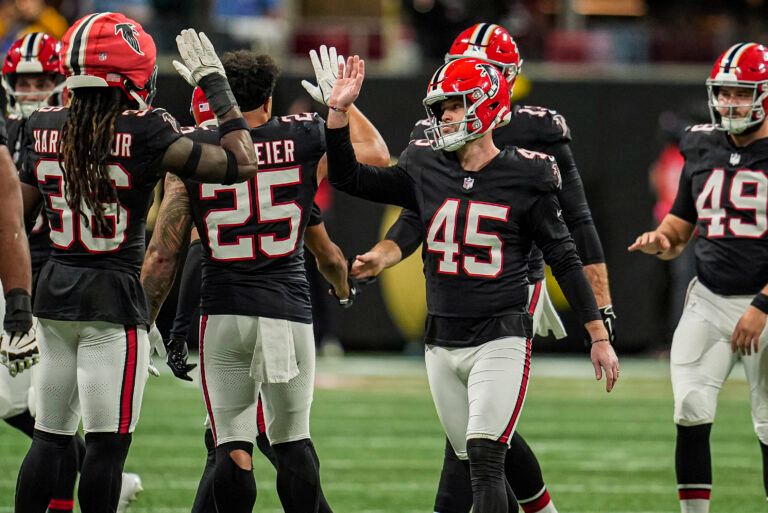 Atlanta Falcons place kicker Zane Gonzalez (45) reacts after kicking the go ahead field goal against the Los Angeles Rams during the second half at Mercedes-Benz Stadium.