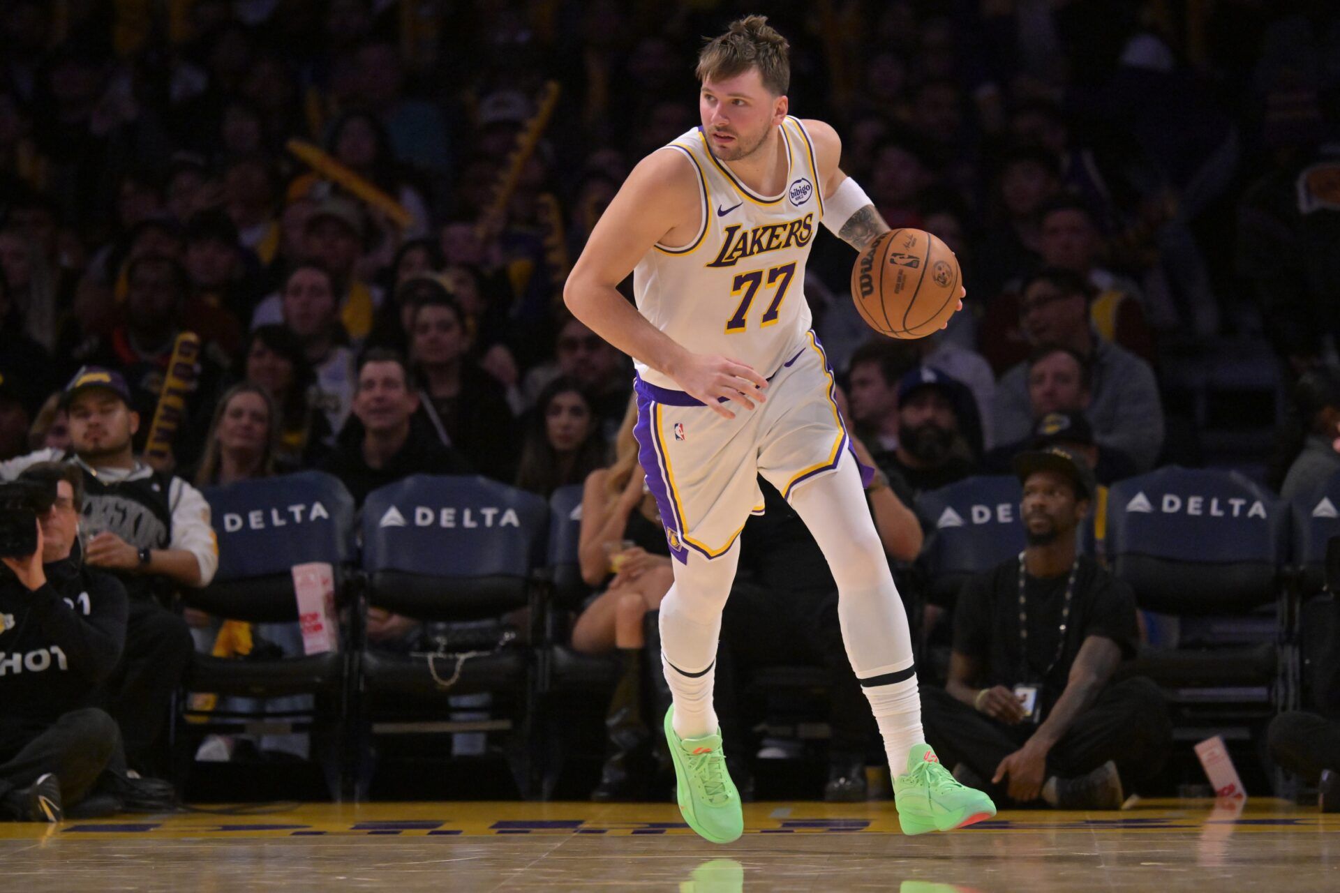 Los Angeles Lakers guard Luka Doncic (77) handles the ball in the second half against the Sacramento Kings at Crypto.com Arena.