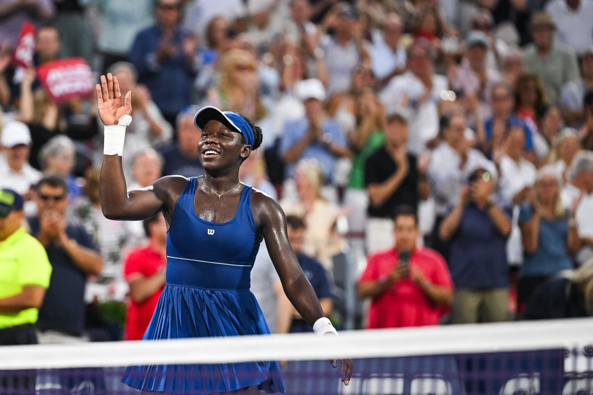 Victoria Mboko shares an admirable message as her and Félix Auger-Aliassime’s father capture their United Cup tournament action.