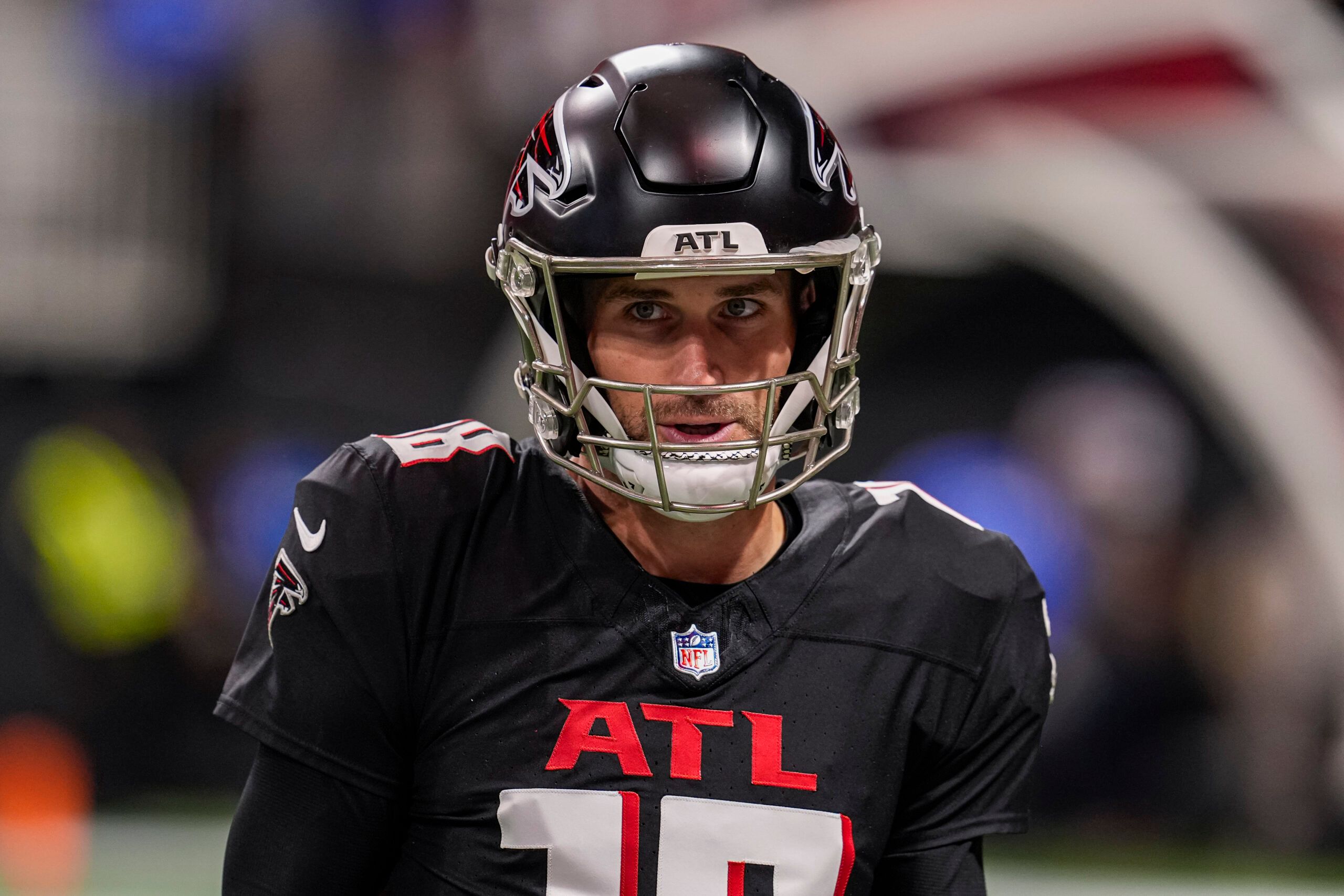 Atlanta Falcons quarterback Kirk Cousins (18) on the field before the game against the New Orleans Saints at Mercedes-Benz Stadium.