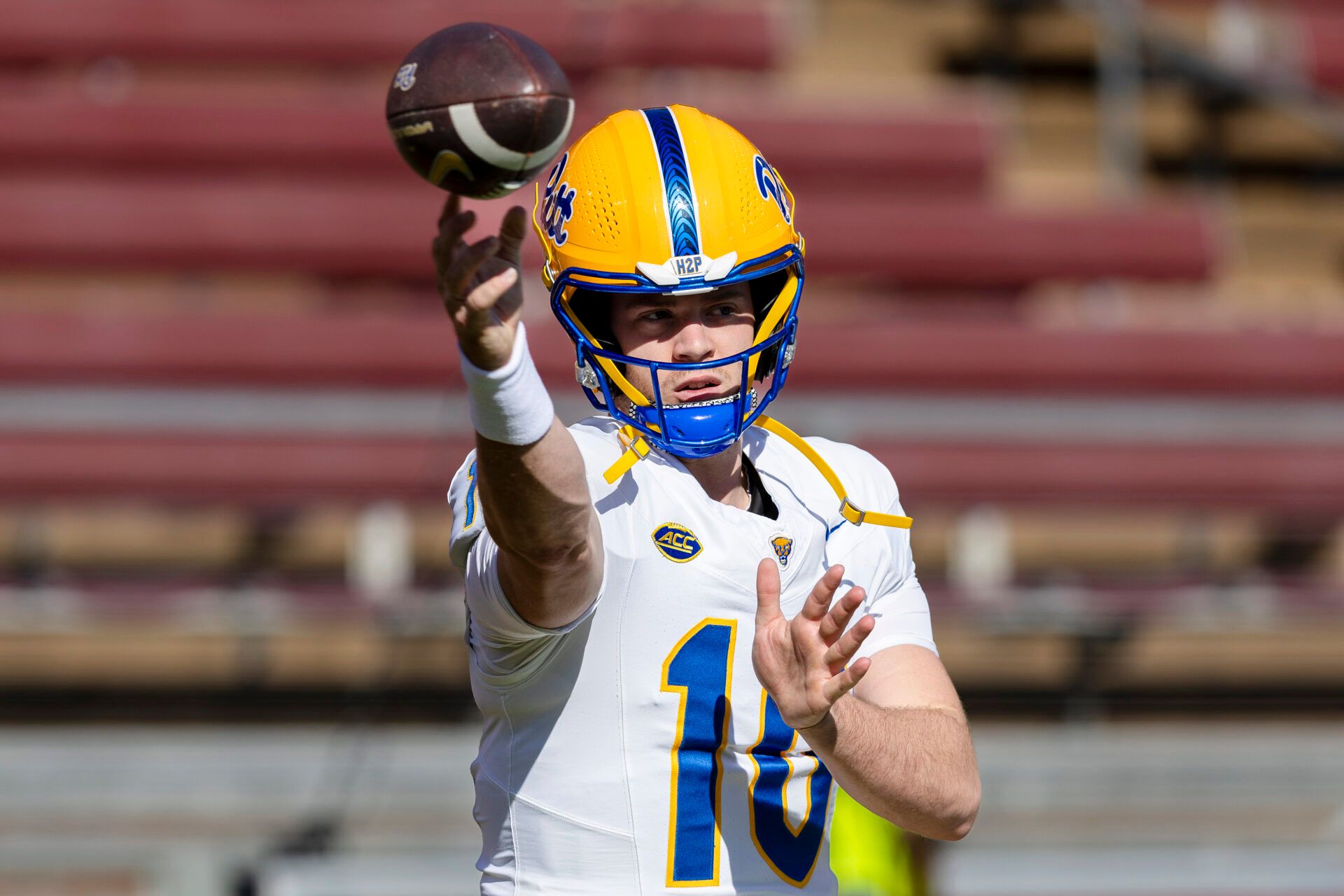 Pittsburgh Panthers quarterback Eli Holstein (10) warms up before the game against the Stanford Cardinal at Stanford Stadium.