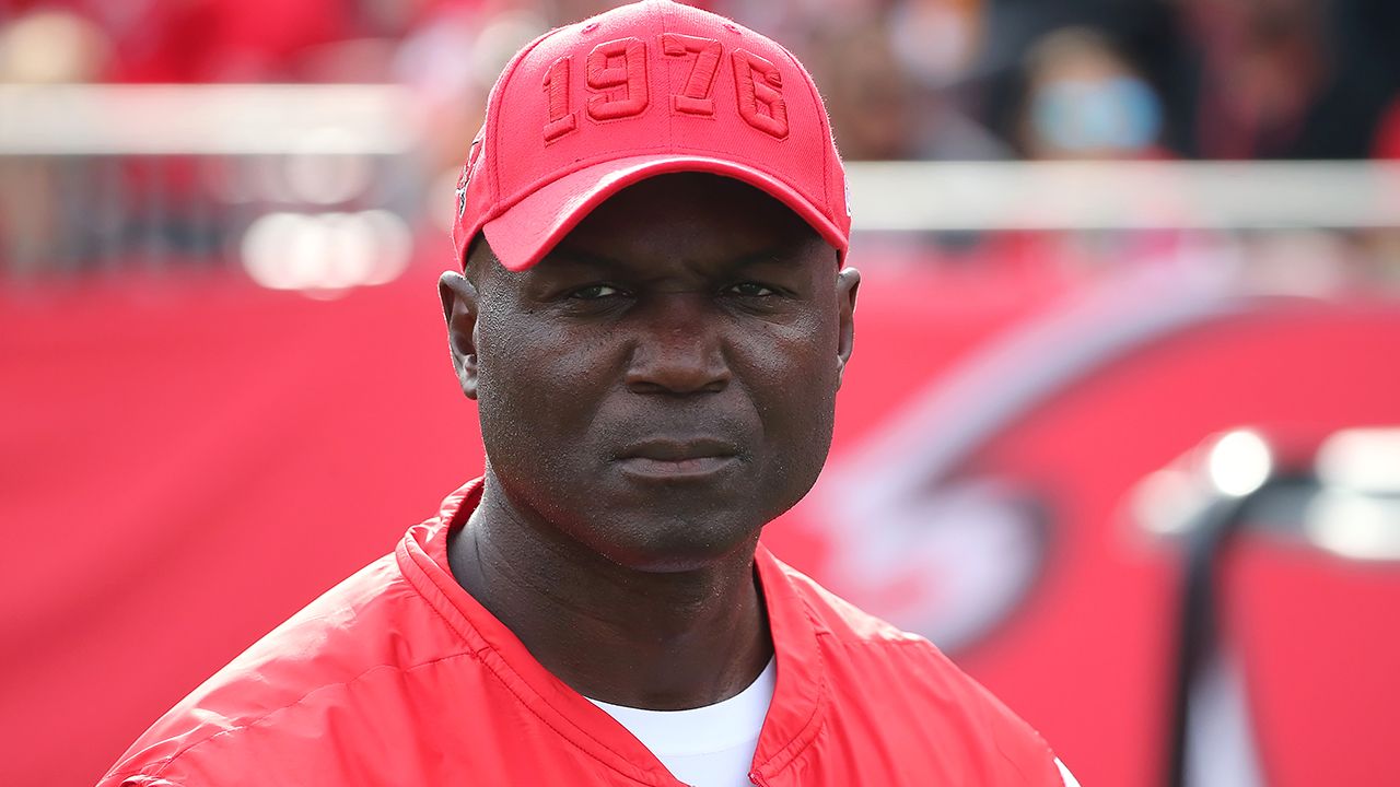 TAMPA, FL - DEC 22: Bucs Defensive Coordinator Todd Bowles walks onto the field during the regular season game between the Atlanta Falcons and the Tampa Bay Buccaneers on December 22, 2019 at Raymond James Stadium in Tampa, Florida. (Photo by Cliff Welch/Icon Sportswire via Getty Images)