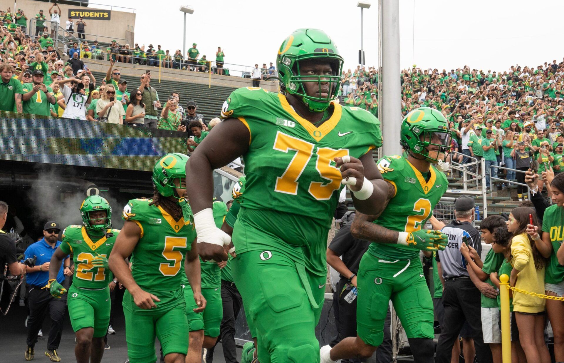 Oregon’s Emmanuel Pregnon takes the field before a game against Oklahoma State at Autzen.
