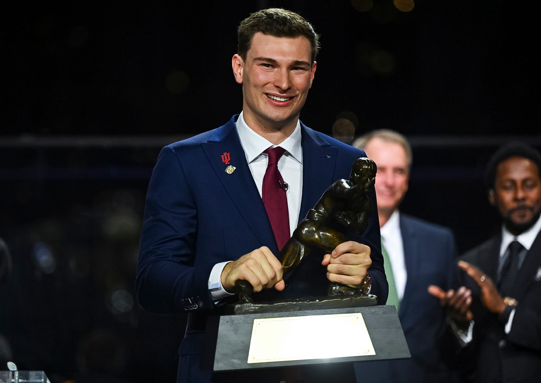 Indiana Hoosiers quarterback Fernando Mendoza wins the Heisman Trophy during the trophy presentation at Jazz at Lincoln Centers Appel Room.