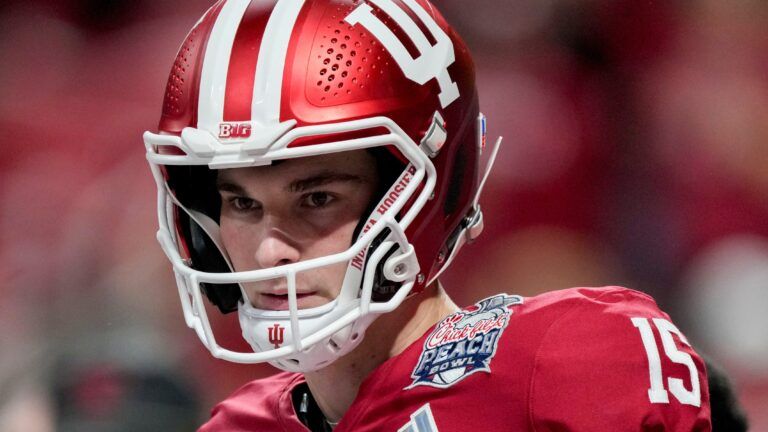 Indiana Hoosiers quarterback Fernando Mendoza (15) warms up Friday, Jan. 9, 2026, ahead of the Peach Bowl and semifinal game of the College Football Playoff against the Oregon Ducks at Mercedes-Benz Stadium in Atlanta. © Grace Hollars/IndyStar / USA TODAY NETWORK via Imagn Images