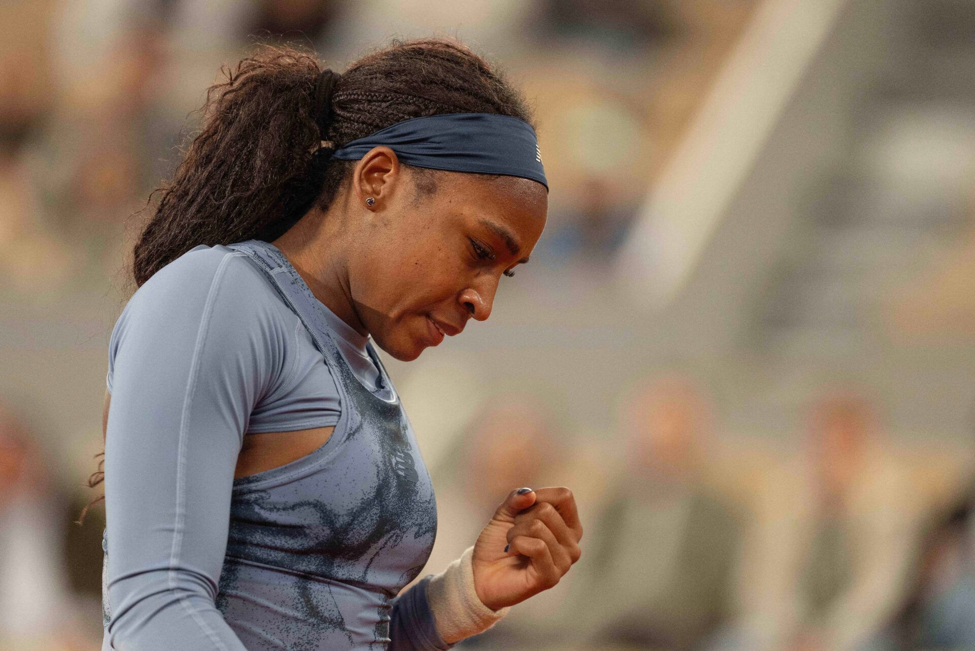 Tommy Paul’s fiancée, Paige Lorenze, reflects on Coco Gauff’s best moments and victory over Iga Świątek at the 2026 United Cup tournament.