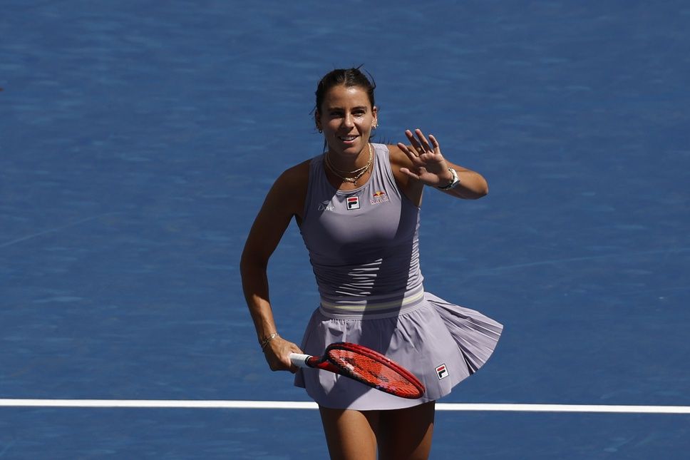 Emma Navarro (USA) waves to the crowd after her match against Caty McNally (USA) (not pictured) on day four of the 2025 US Open tennis tournament at Billie Jean King USTA National Tennis Center.