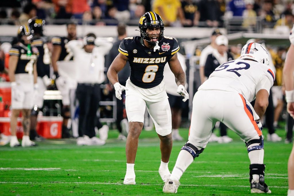Missouri Tigers defensive end Damon Wilson II (8) looks on before a play against the Virginia Cavaliers during the second quarter at EverBank Stadium.