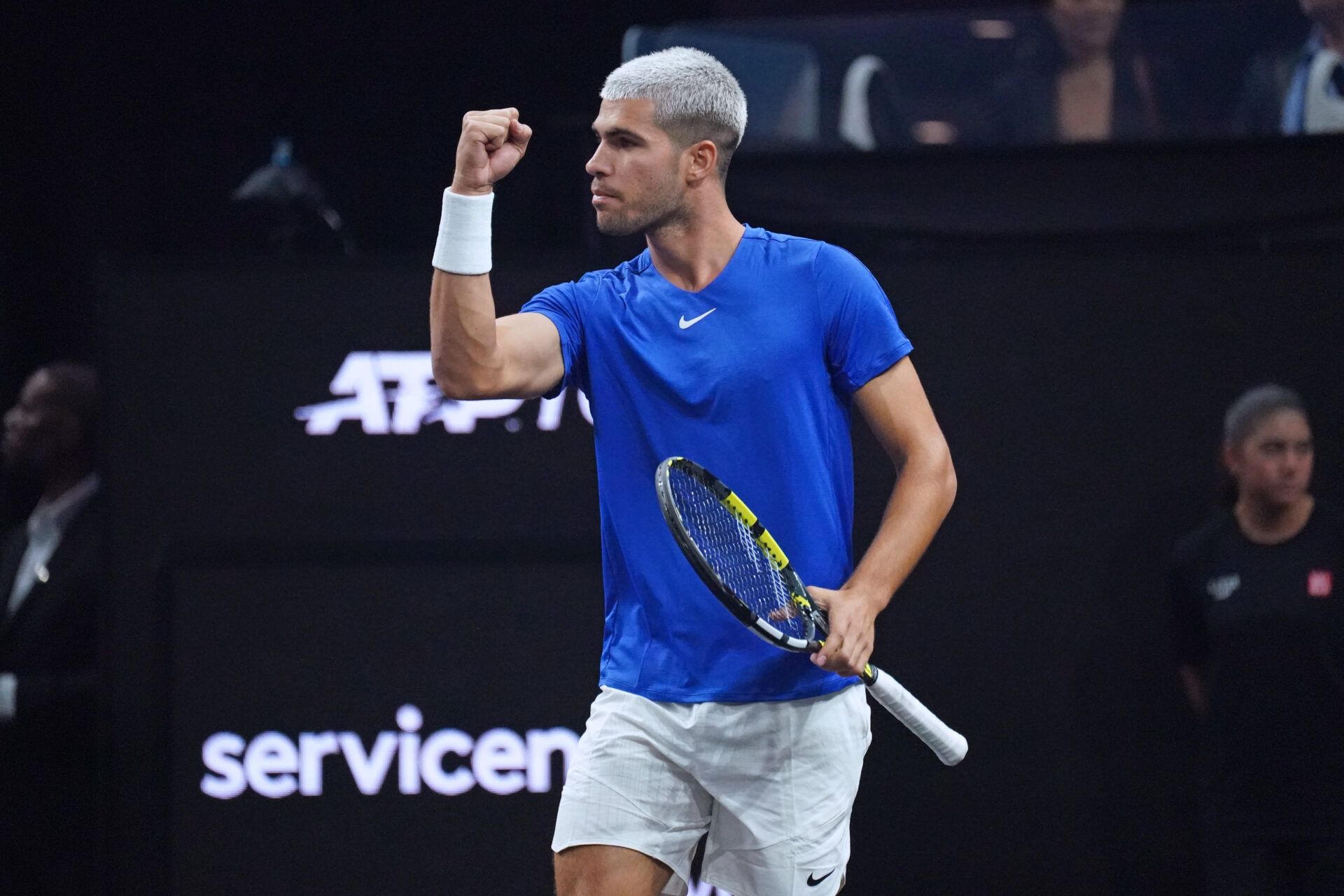 Former World No. 1 reveals the Swiss legend would be the perfect fit to lead Carlos Alcaraz as his coach after his split from Juan Carlos Ferrero.