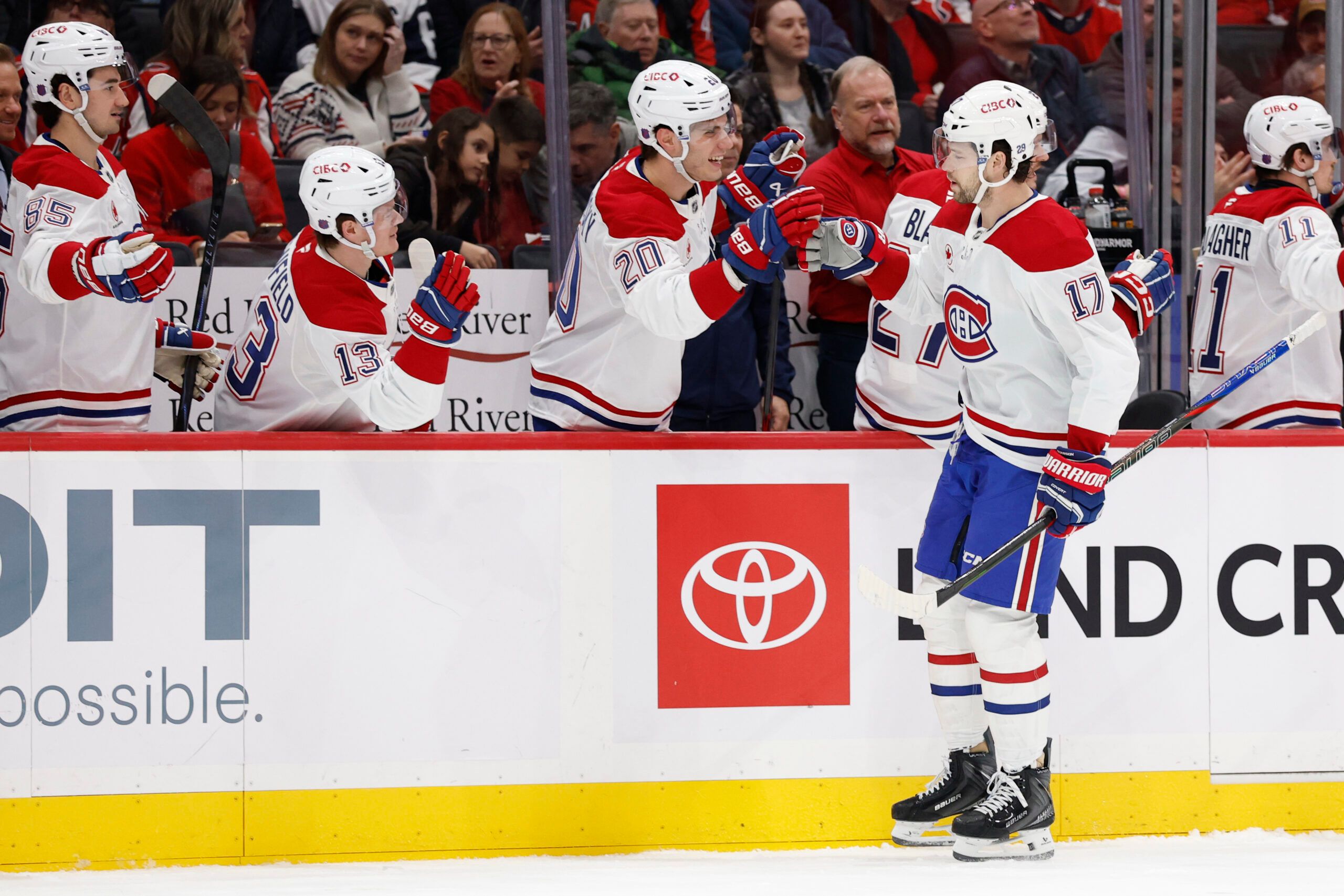 Montral Canadiens right wing Josh Anderson (17) celebrates with teammates after scoring a shorthanded goal against the Washington Capitals during the first period at Capital One Arena.