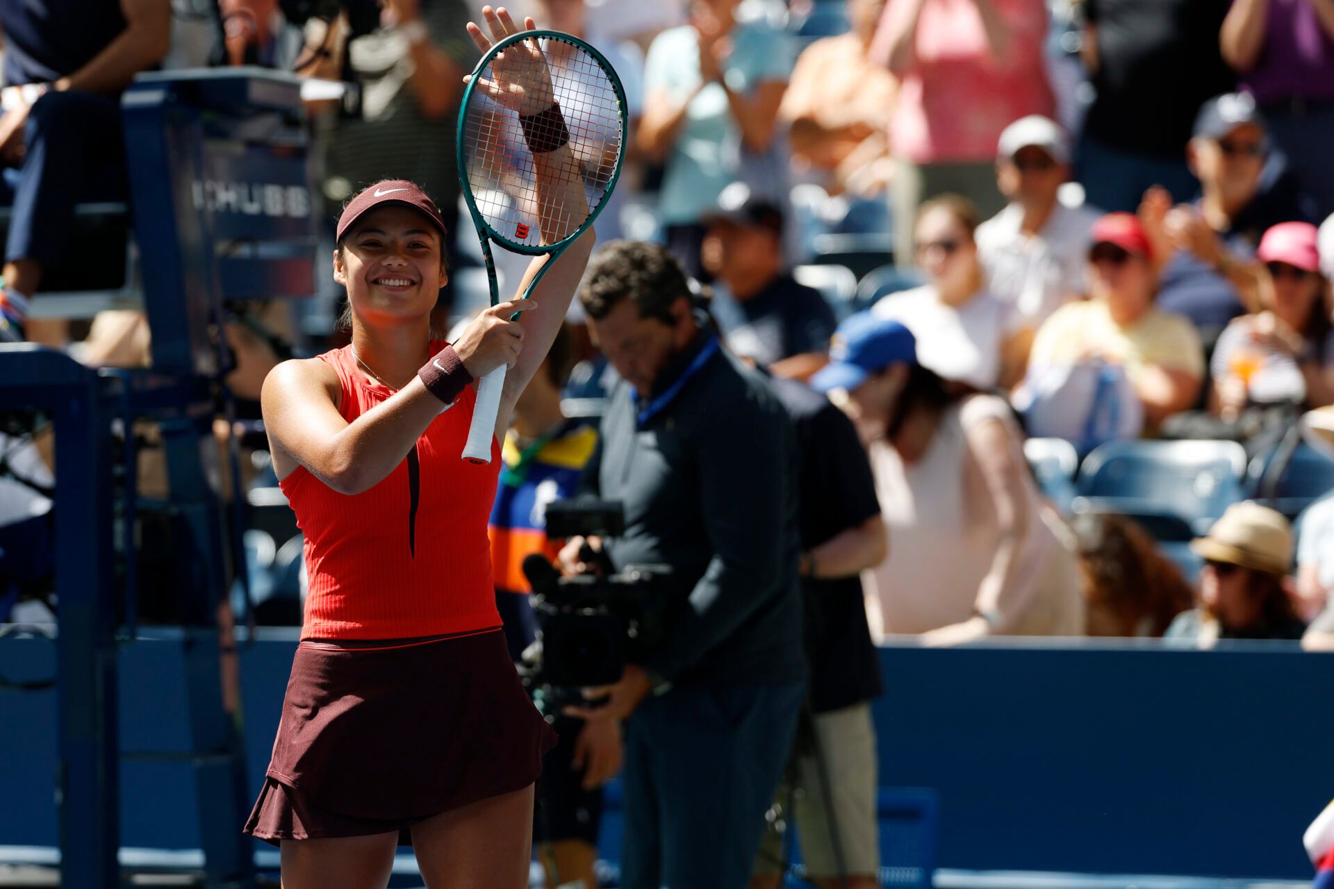 British star Emma Raducanu reflects on her thoughts after clinching an impressive win at Hobart International amid battling weather conditions.