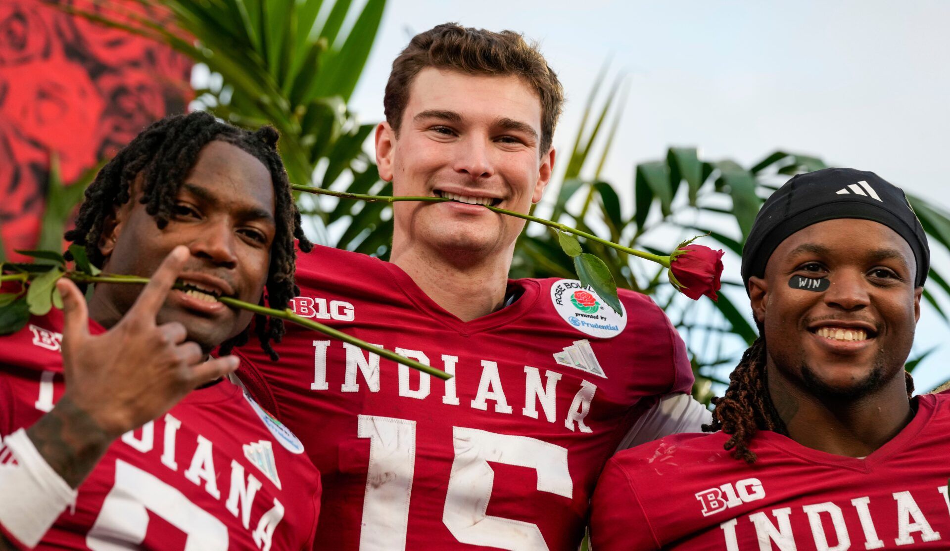 Indiana Hoosiers quarterback Fernando Mendoza (15) Thursday, Jan. 1, 2026, during the 112th annual Rose Bowl game in Pasadena. Indiana Hoosiers defeated Alabama Crimson Tide, 38-3.