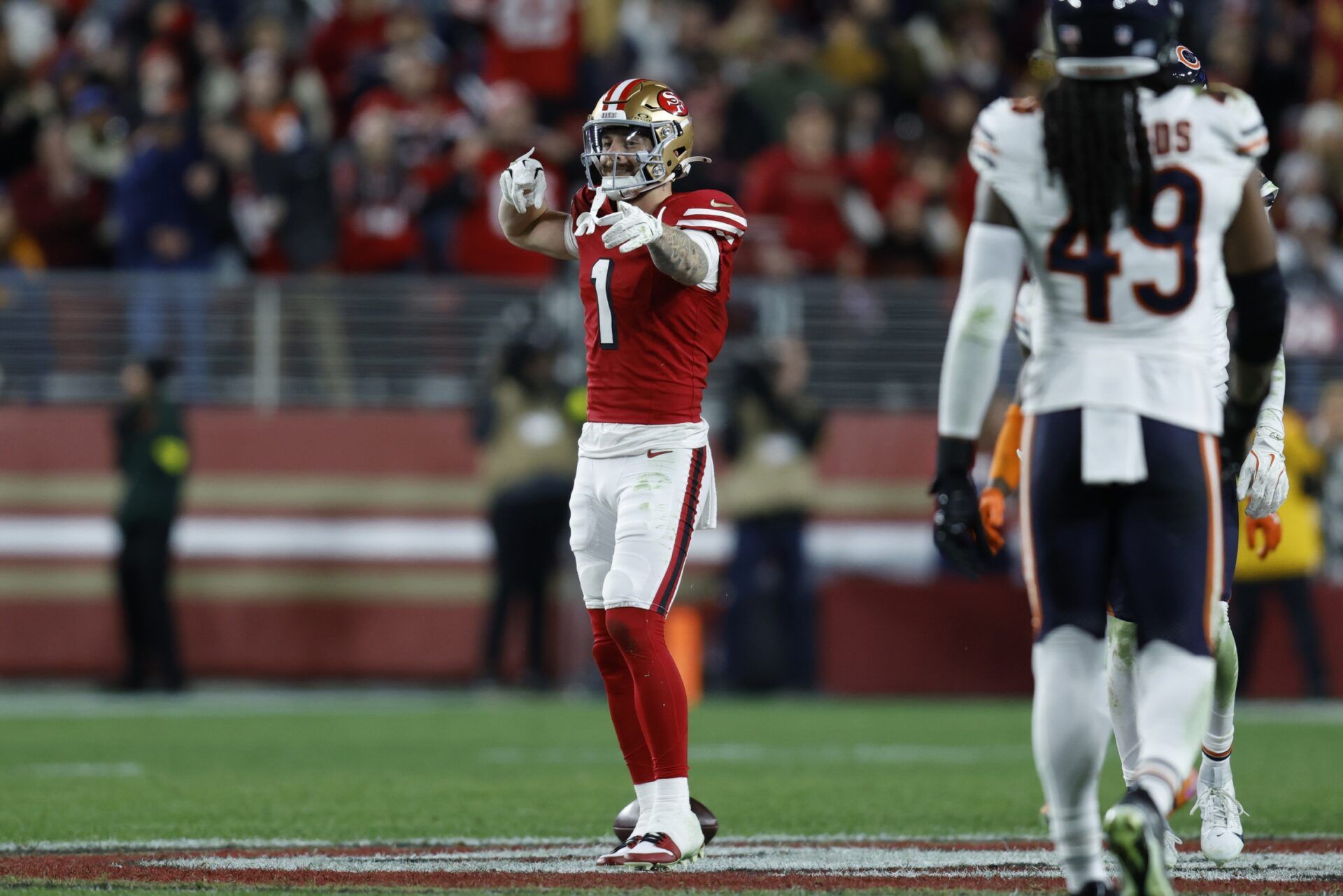 San Francisco 49ers wide receiver Ricky Pearsall (1) reacts after a catch against the Chicago Bears in the second half at Levi's Stadium.