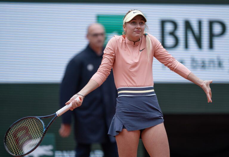 Anastasia Potapova reacts to a point during her match against Iga ?wi?tek of Poland on day eight of Roland Garros at Stade Roland Garros.
