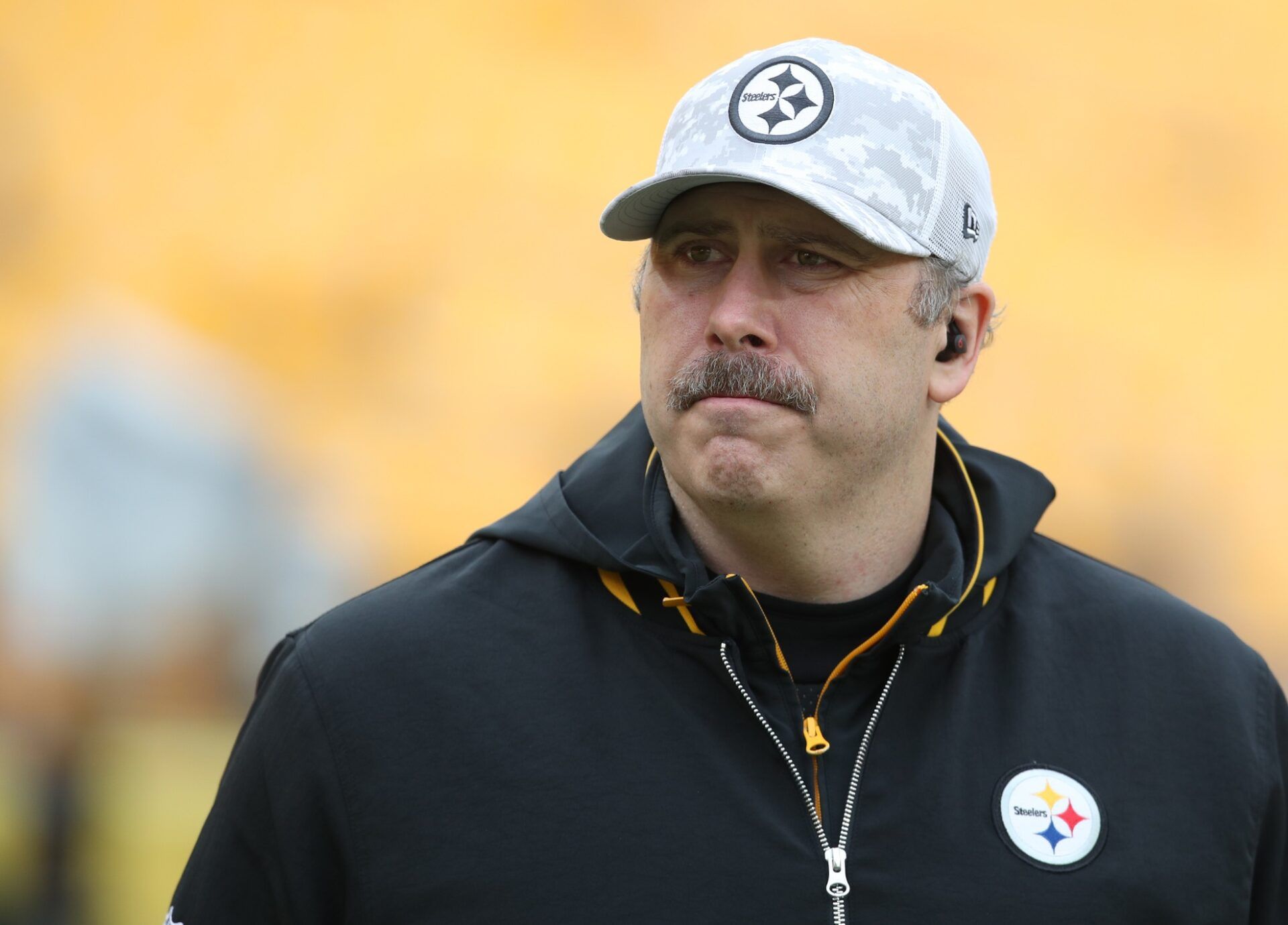 Pittsburgh Steelers offensive coordinator Arthur Smith looks on before the game against the Kansas City Chiefs at Acrisure Stadium.