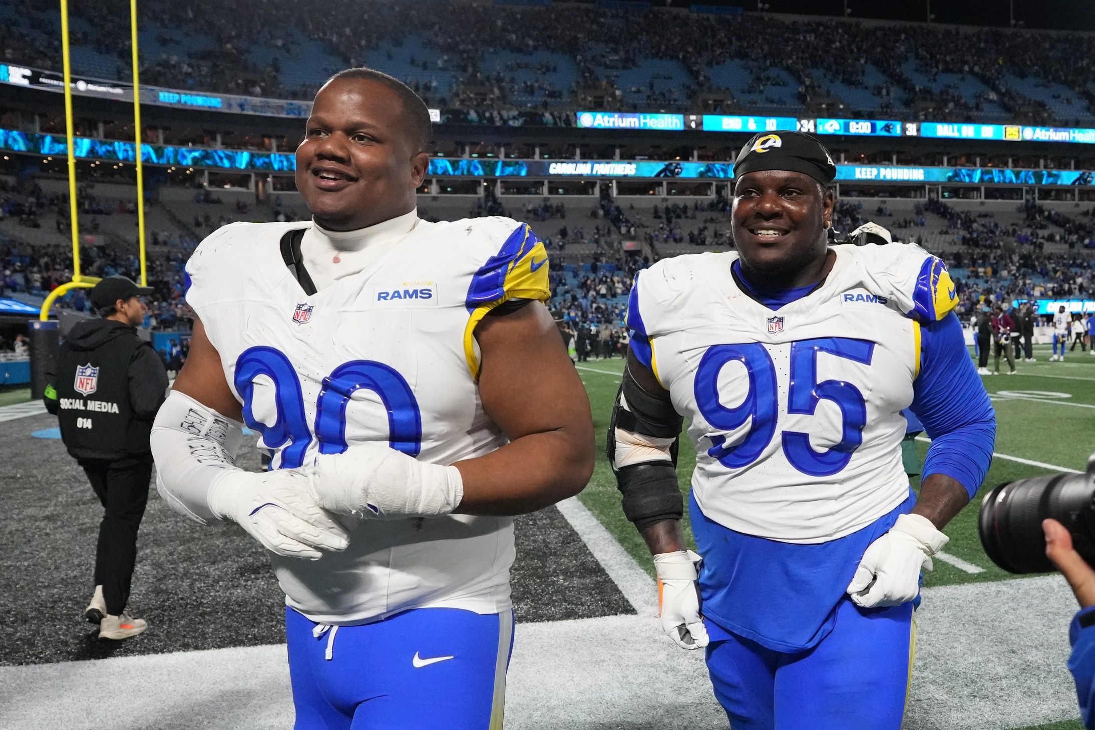 Rams Players Reveal Secret Weapon That Kept Them Warm in Freezing ...
