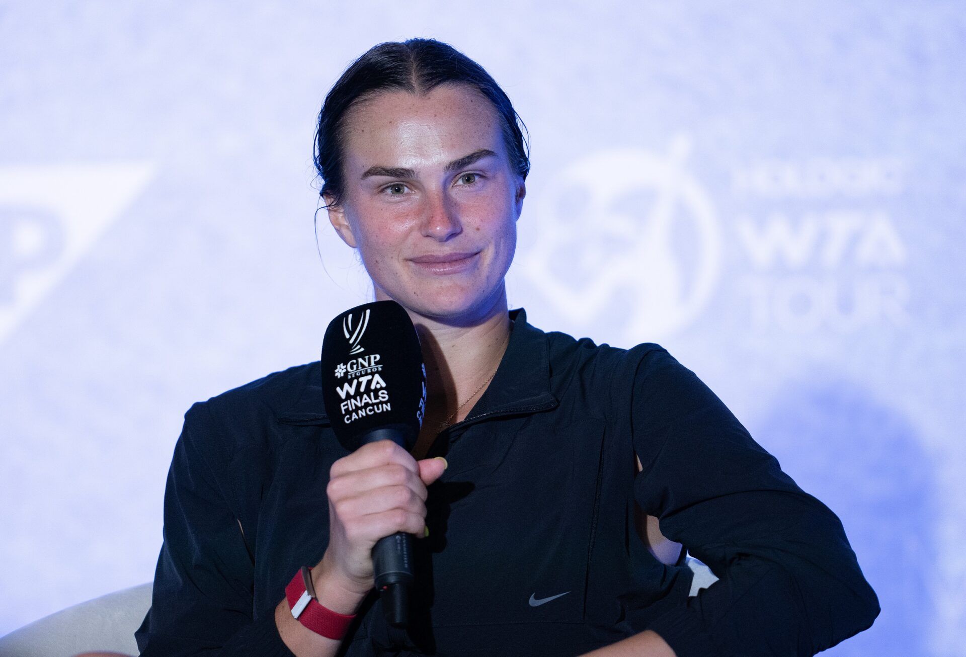 Aryna Sabalenka (BLR) in her press conference after her match against Iga Swiatek (POL) on day eight of the GNP Saguaros WTA Finals Cancun.