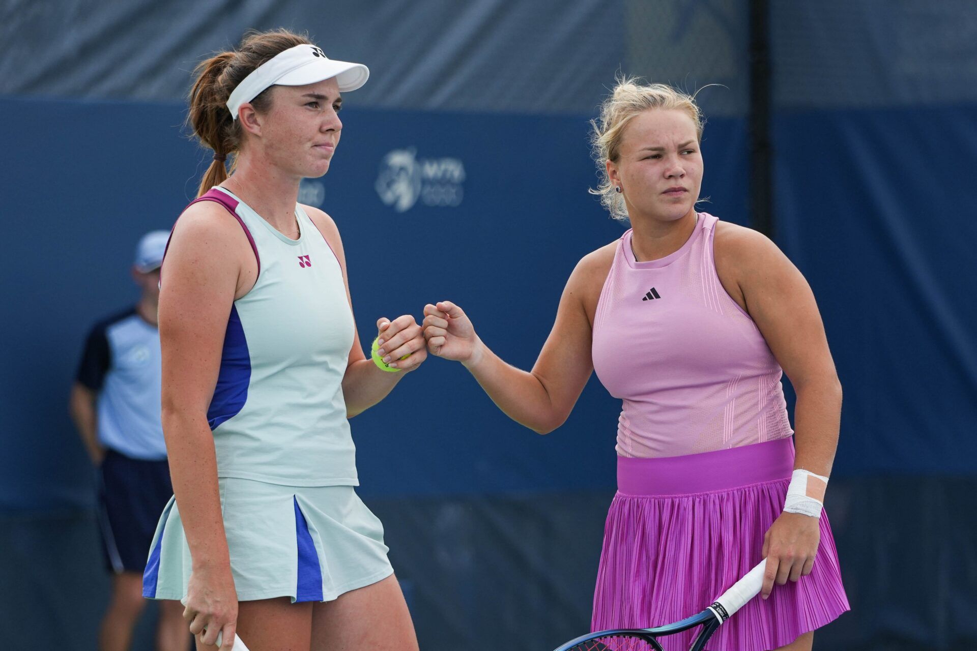 Linda Nosková faces online abuse after her third-round loss to Wang Xinyu at the Australian Open, highlighting her views against the normalization of abuse.