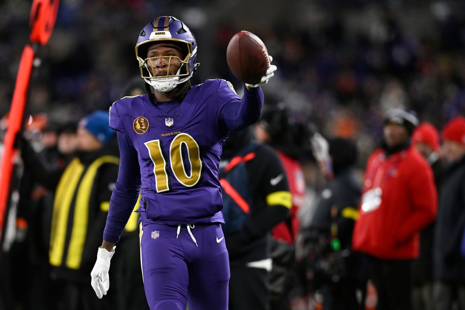 Baltimore Ravens wide receiver DeAndre Hopkins (10) reacts after making a catch against the Cincinnati Bengals during the second half at M&T Bank Stadium.