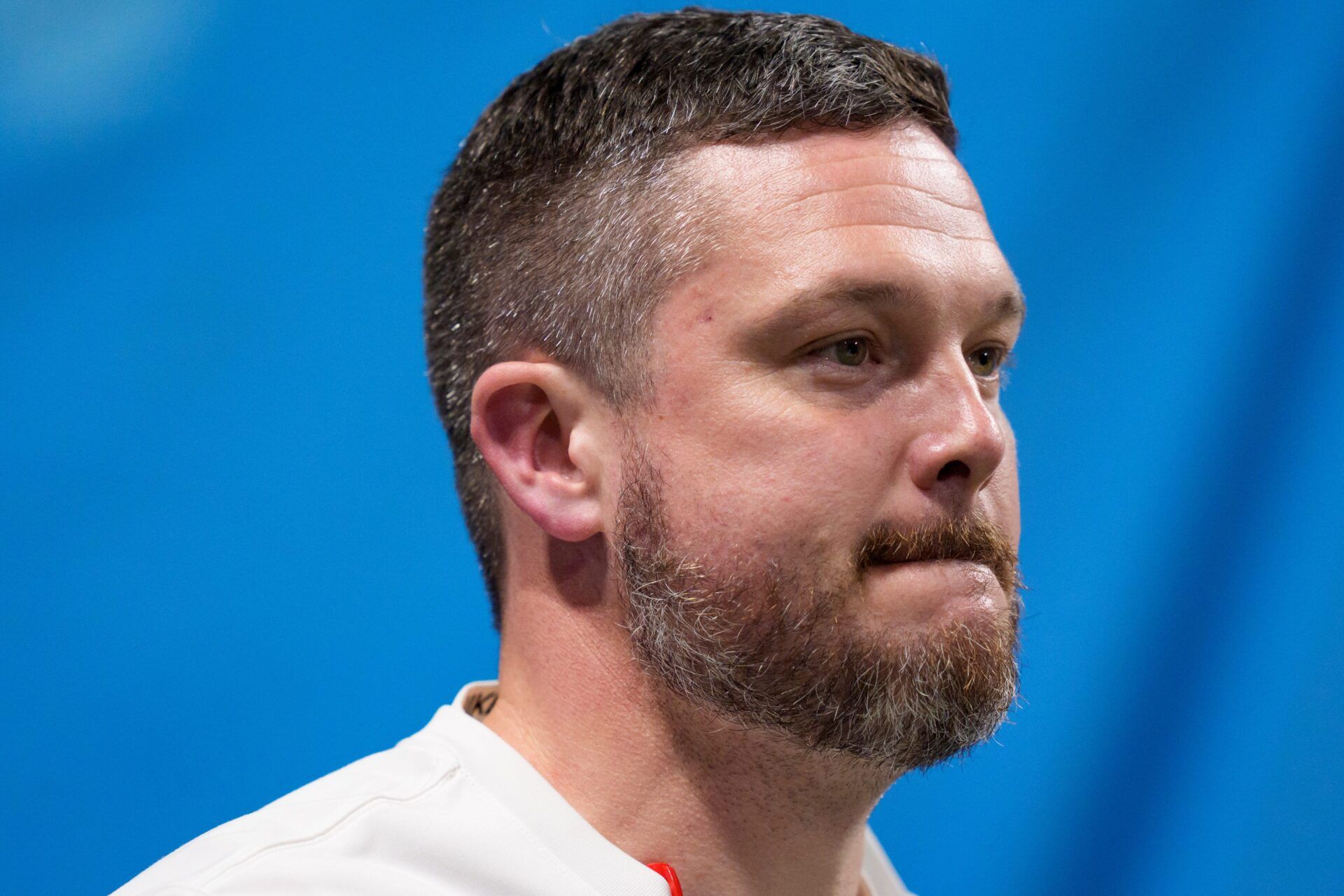 Oregon head coach Dan Lanning takes the field as the Oregon Ducks face the Indiana Hoosiers in the Peach Bowl on Jan. 9, 2026, at Mercedes-Benz Stadium in Atlanta, Georgia.