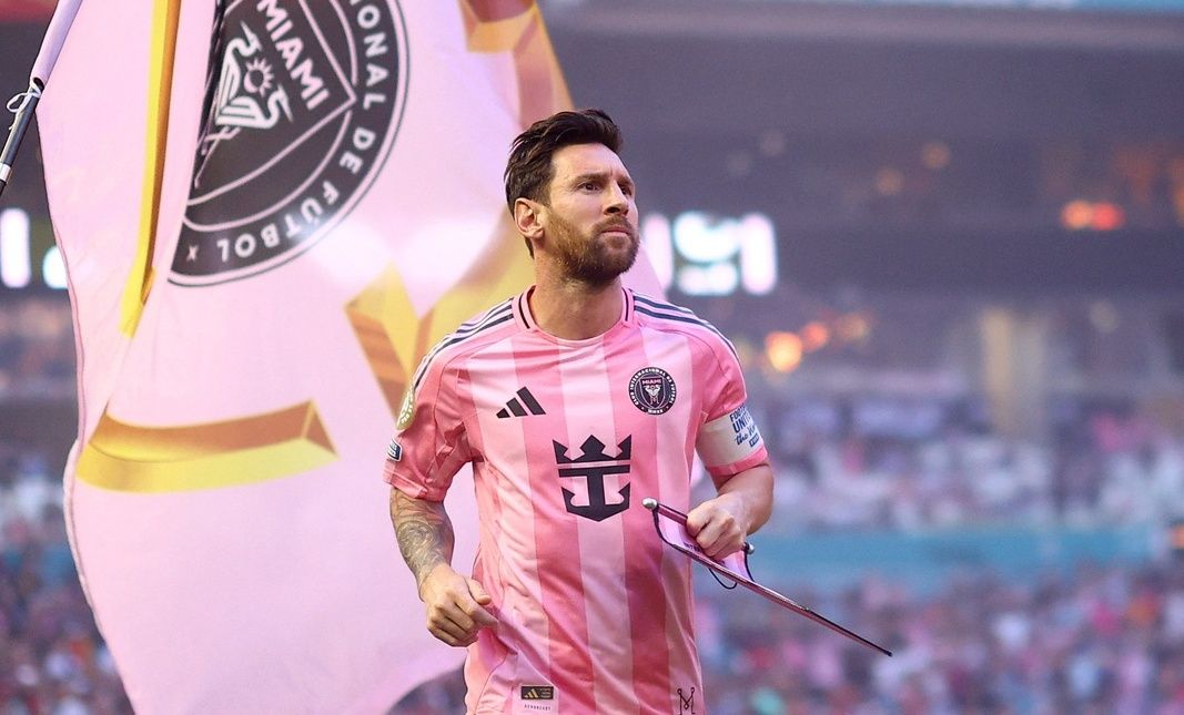 [Subscription Customers Only] Jun 14, 2025; Miami Gardens, Florida, USA; Inter Miami CF forward Lionel Messi (10) walks onto the pitch prior to a group stage match of the 2025 FIFA Club World Cup at Hard Rock Stadium.