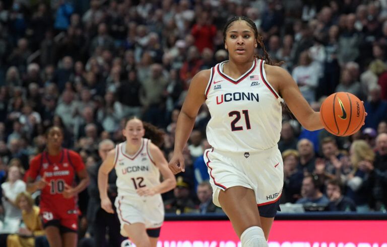 UConn Huskies forward Sarah Strong (21) drives the ball to the basket against the St. John's Red Storm in the first half at PeoplesBank Arena.