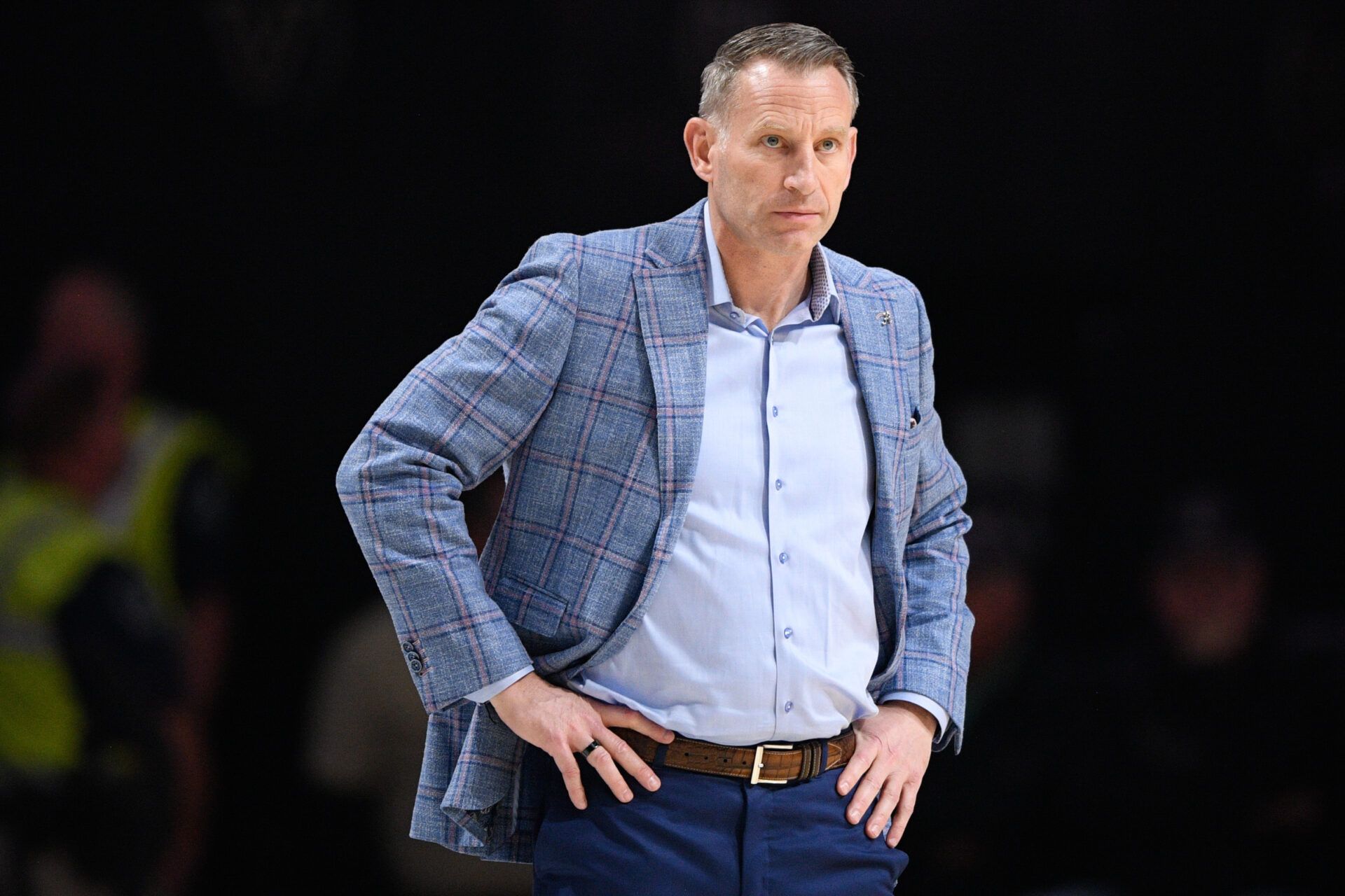 Alabama Crimson Tide head coach Nate Oats watches his team against the Vanderbilt Commodores during the first half at Memorial Gymnasium.