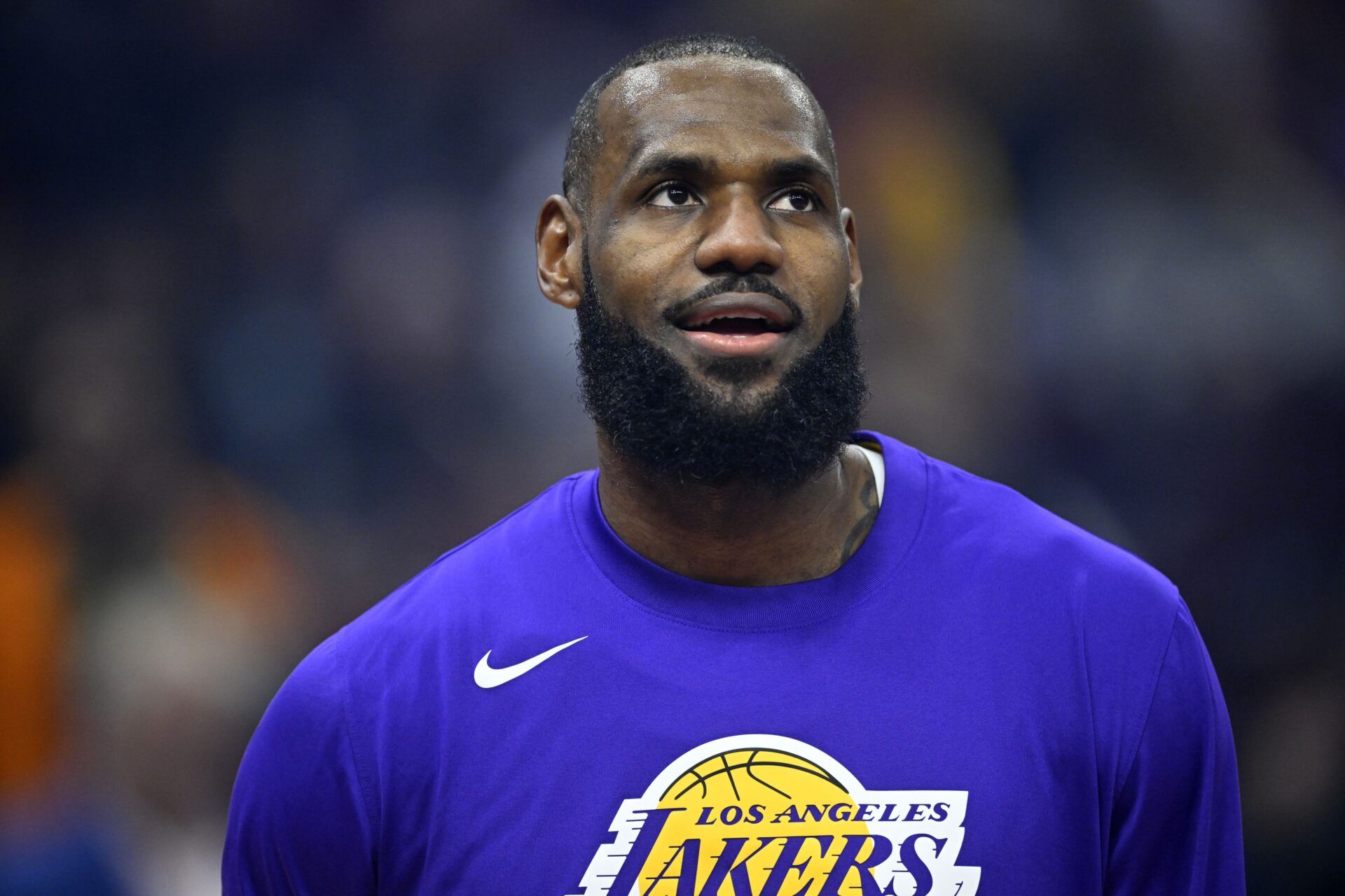 Los Angeles Lakers forward LeBron James (6) warms up before a game against the Cleveland Cavaliers at Rocket Mortgage FieldHouse.