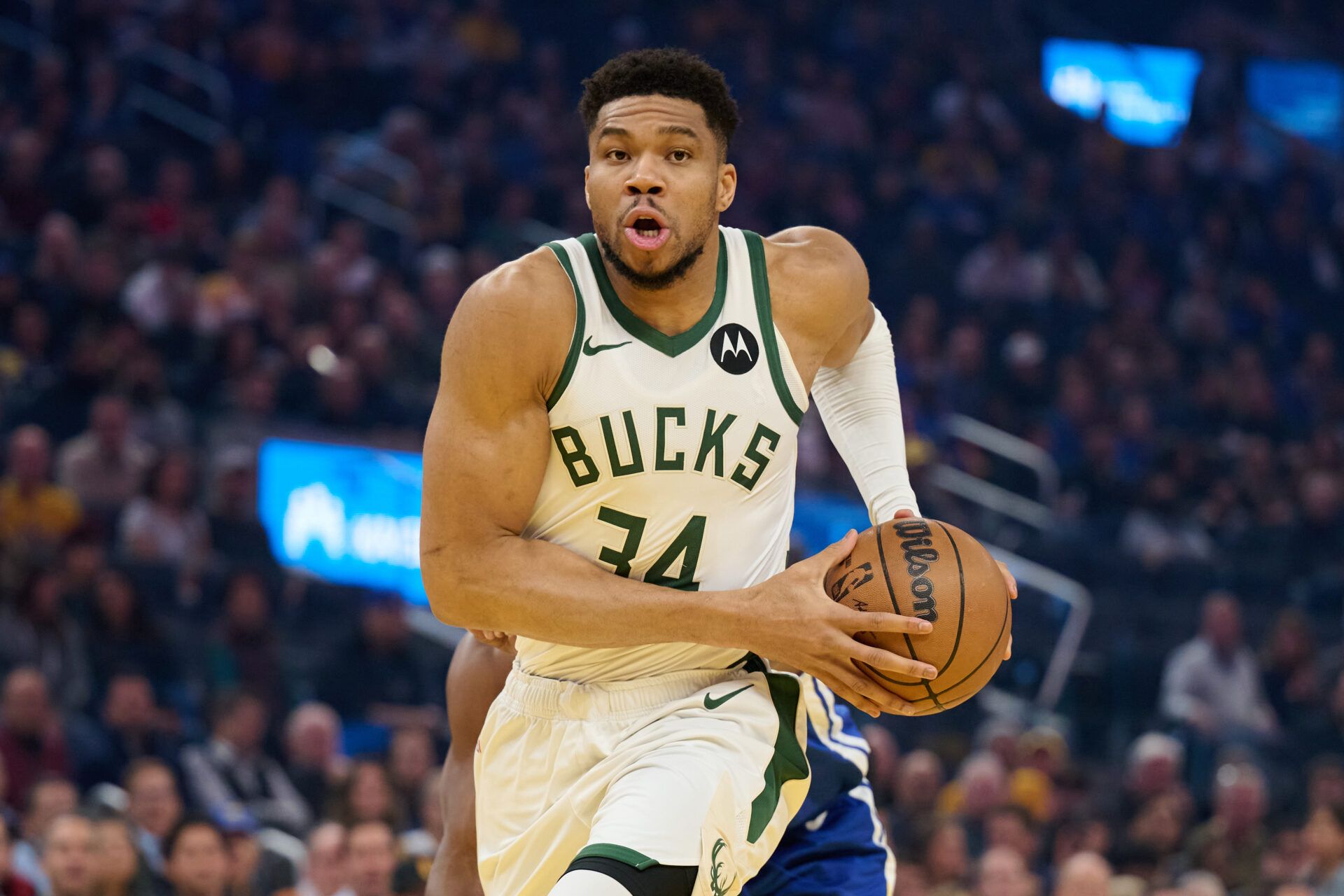 Milwaukee Bucks forward Giannis Antetokounmpo (34) drives to the basket against the Golden State Warriors during the first quarter at Chase Center.