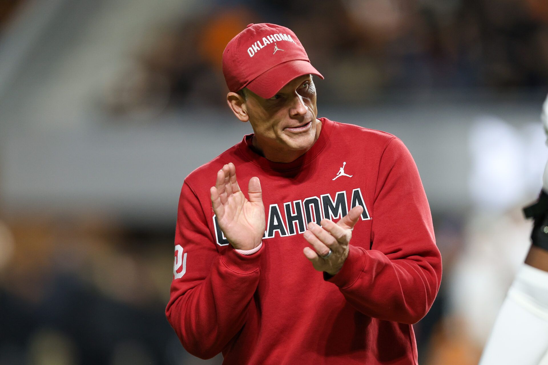 Oklahoma Sooners head coach Brent Venables before the game against the Tennessee Volunteers at Neyland Stadium.