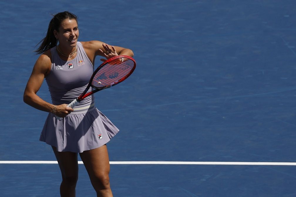 Emma Navarro (USA) waves to the crowd after her match against Caty McNally (USA) (not pictured) on day four of the 2025 US Open tennis tournament at Billie Jean King USTA National Tennis Center.